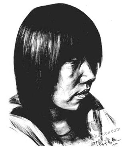 素描四分之三長(zhǎng)發(fā)女青年肖像的畫法步驟 完成稿