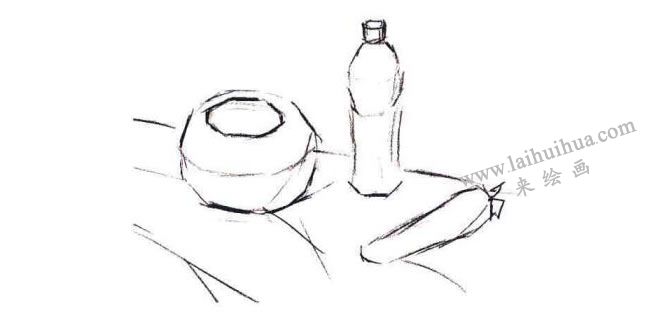 陶罐、飲料瓶和胡蘿卜組合水粉畫(huà)法步驟01