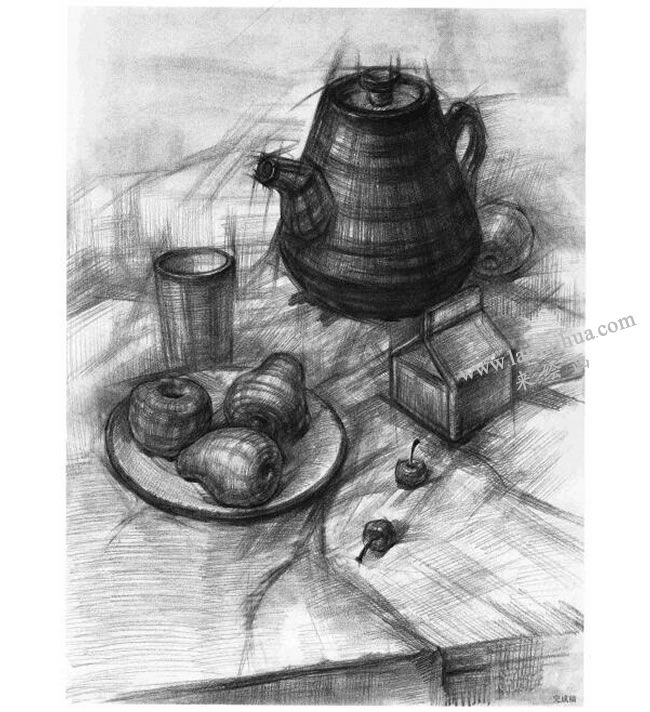 結(jié)構(gòu)素描的寫生步驟范例（電熱水壺、玻璃杯、瓷盤、水果）完成圖