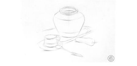 有咖啡杯的靜物組合素描畫法步驟06