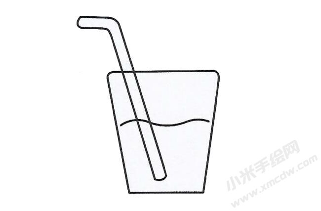 飲料簡(jiǎn)筆畫(huà)繪制步驟圖示02.jpg
